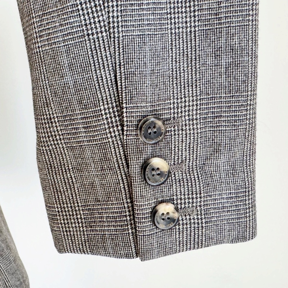 Carolina Herrera suit jacket - Picture 13 of 16